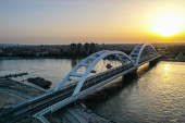 Poznat identitet muškarca koji je nađen u Dunavu: Skočio sa mosta, Hitna pomoć brzo reagovala, ali čoveku nije bilo spasa