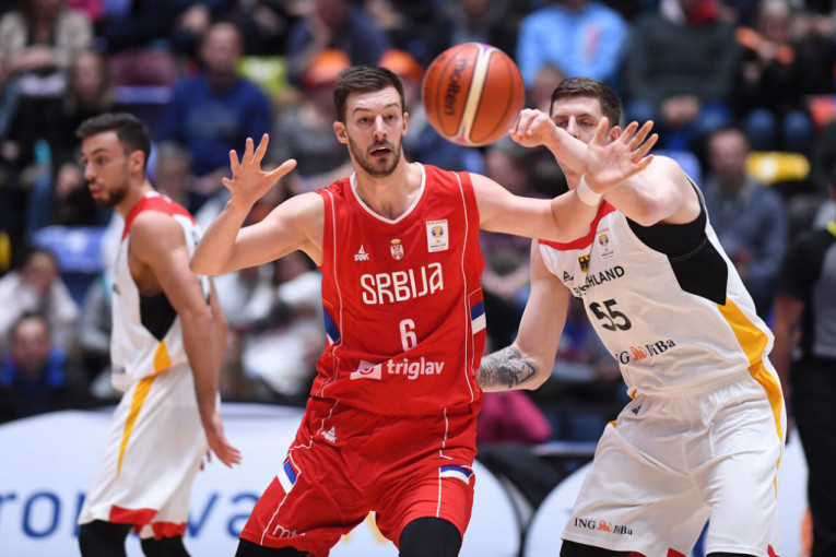 Nove informacije o Stevanu Jelovcu: Srpski košarkaš je na zahtev porodice prebačen u Srbiju