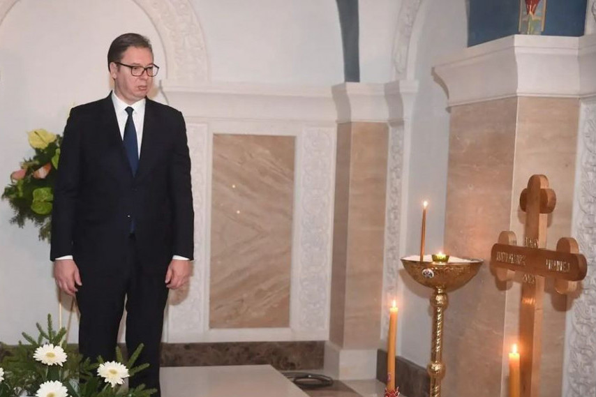 Vučić povodom godišnjice smrti patrijarha Irineja: Srbija je tada izgubila duhovnog oca blage naravi i tople reči! (FOTO)