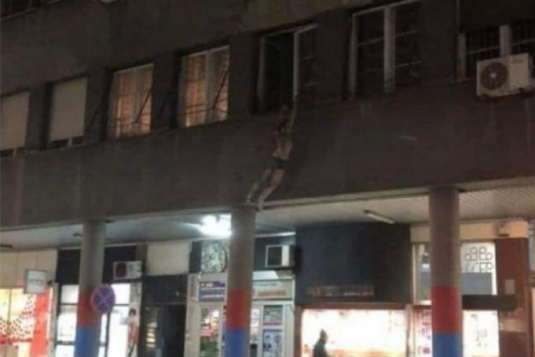 Iza fotografije muškarca koji je visio u donjem vešu s prozora zgrade u Smederevu krije se tužna priča (FOTO)