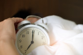 Stručnjak za spavanje otkriva koliko dana je telu potrebno da navikne na ranije ustajanje