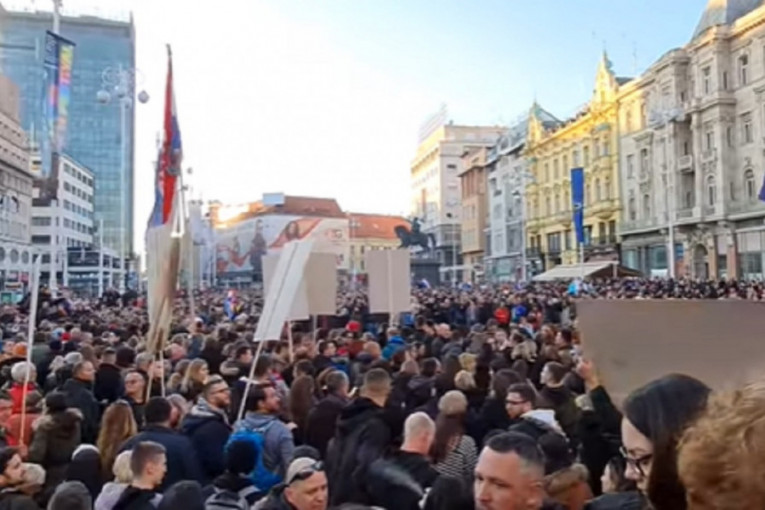 "Lopovi, prodane duše!": Masovan protest u Zagrebu protiv korona mera (VIDEO)