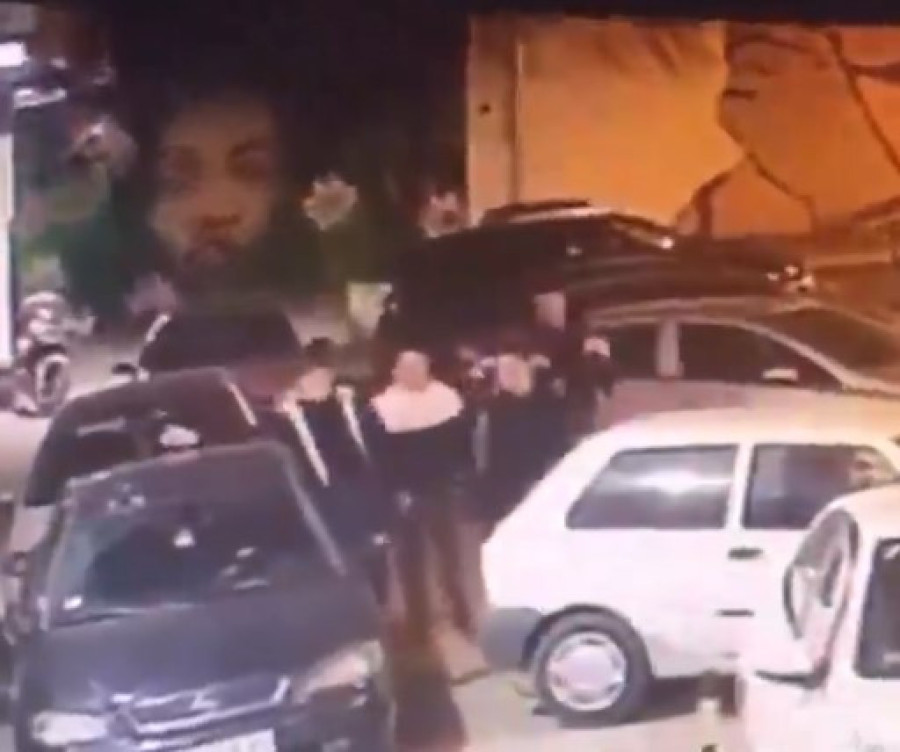 Vandalizam u Karađorđevoj ulici: Tinejdžeri lome brisače i skidaju antene