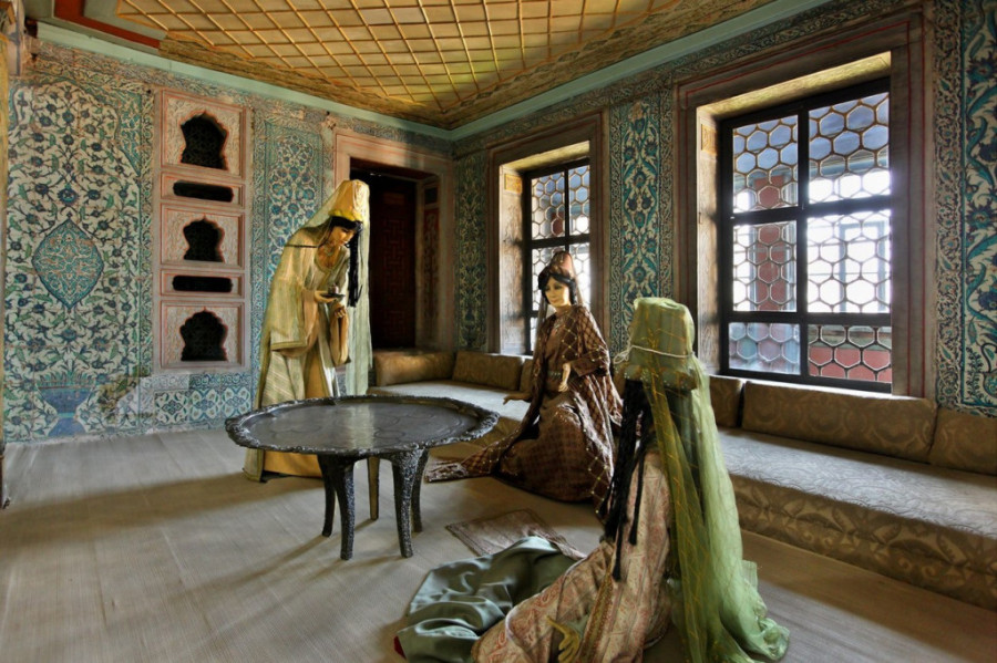 Iza zidina harema: Čini se kao raj na zemlji, a zapravo je zlatni kavez