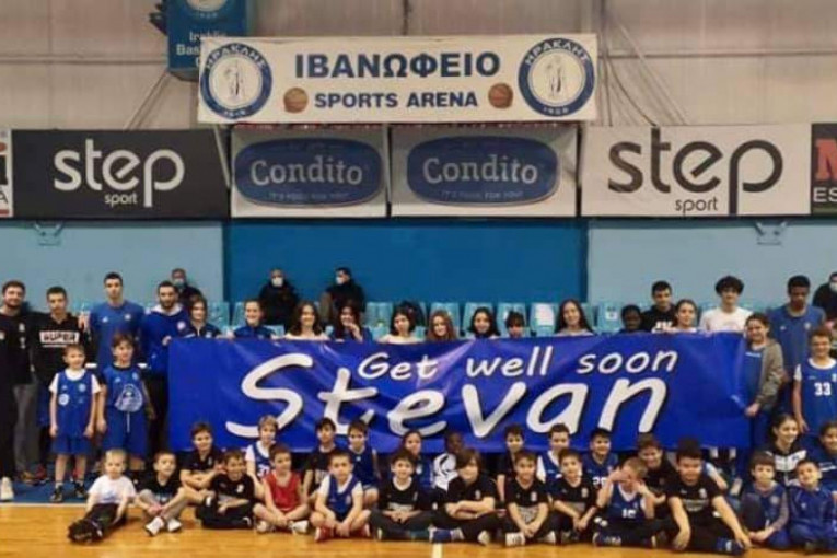 Podrška za Stevana Jelovca stiže iz cele Grčke: Olimpijakos i Pao uz Srbina koji se bori za život