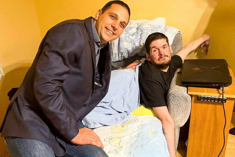 Rođendansko iznenađenje za Radovana Samardžića koji boluje od cerebralne paralize
