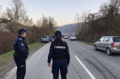Strah od novih eksplozija u Leštanima: 24sedam na mestu nesreće, policija zabranila prilaz fabrici (VIDEO)