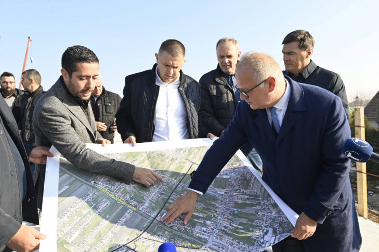 Vesić: Izgradnja nadvožnjaka omogućiće veći komfor stanovnika Batajnice