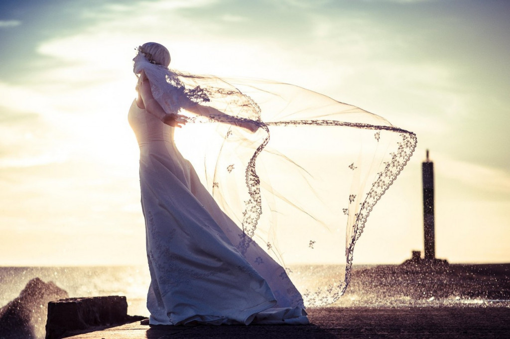 Ubio suprugu pre 20 godina, a sada se oženio u crkvi pored njenog groba gde ona počiva u svojoj venčanici