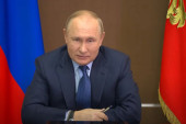Putin primio nazalnu vakcinu: Rekli su mi da duboko udahnem i izbrojim do tri! (VIDEO)