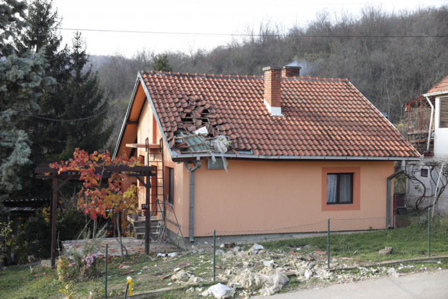 24sedam u Leštanima, dan nakon eksplozije: "Rakete i komadi betona su leteli preko mene" (FOTO/VIDEO)