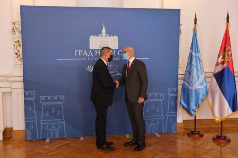 24SEDAM NOVI SAD Vučević razgovarao sa delegacijom ambasade Francuske