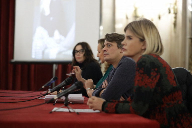 Laća o majci jedva govorio na komemoraciji: Naš plan je da osnujemo fondaciju Marina Tucaković (FOTO/VIDEO)