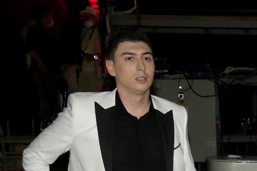 Obijen auto pobednika „Zvezda Granda": Otkriveno šta mu je pokradeno!