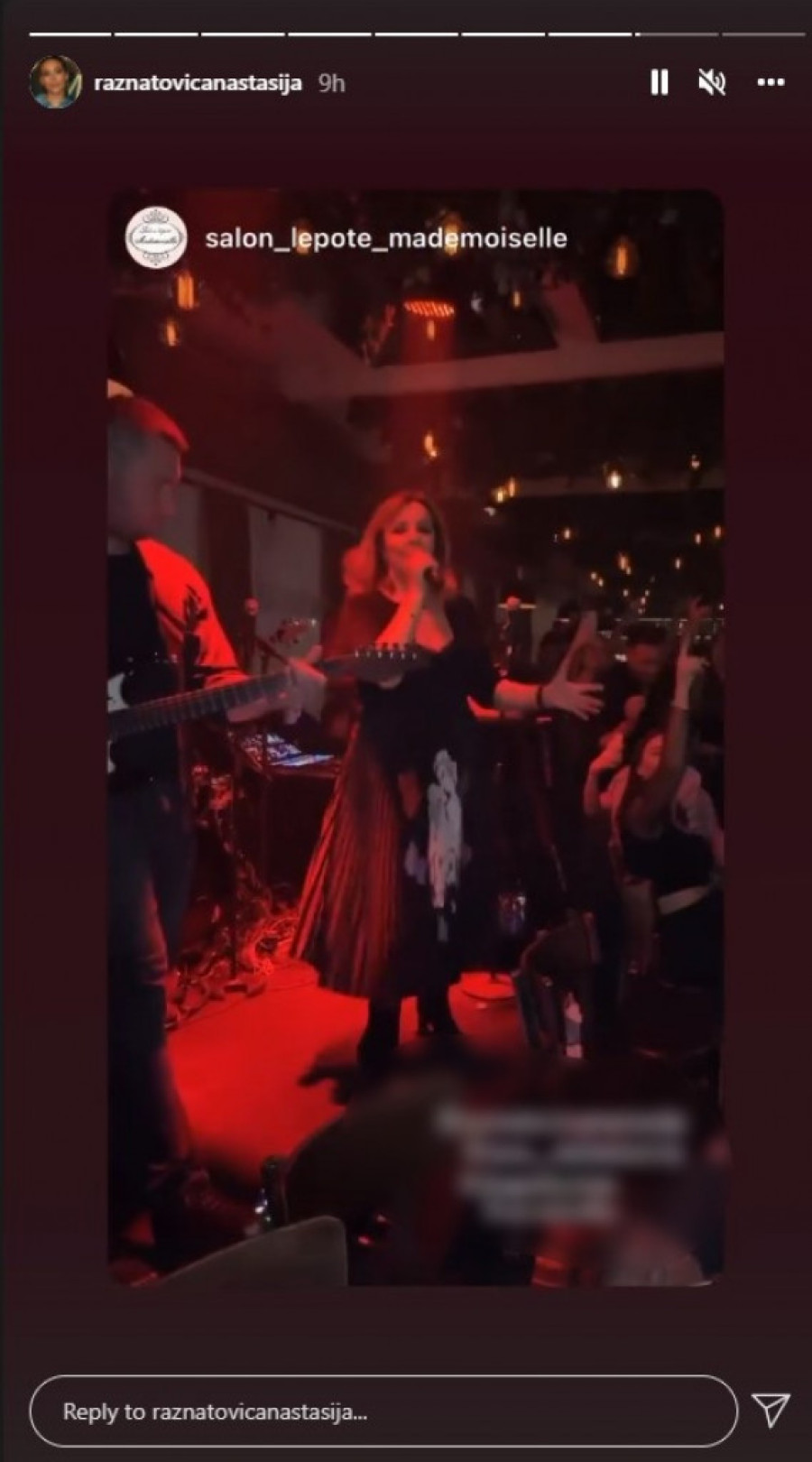 Kao prava lavica: Ana Bekuta sinoć održala nastup, iako je u depresiji zbog Mrke (FOTO)