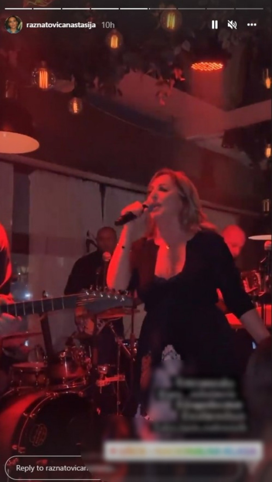 Kao prava lavica: Ana Bekuta sinoć održala nastup, iako je u depresiji zbog Mrke (FOTO)