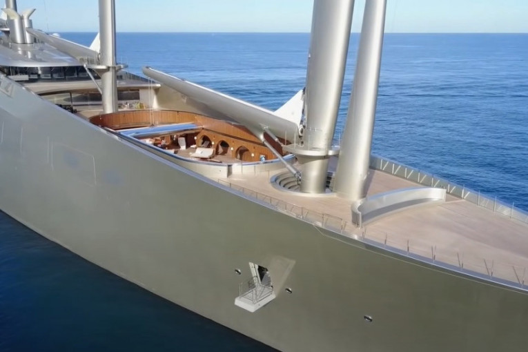 "Aždaja" uplovila u Portorož: Stigla Meljničenkova megajahta, zavirite u nju (FOTO/VIDEO)