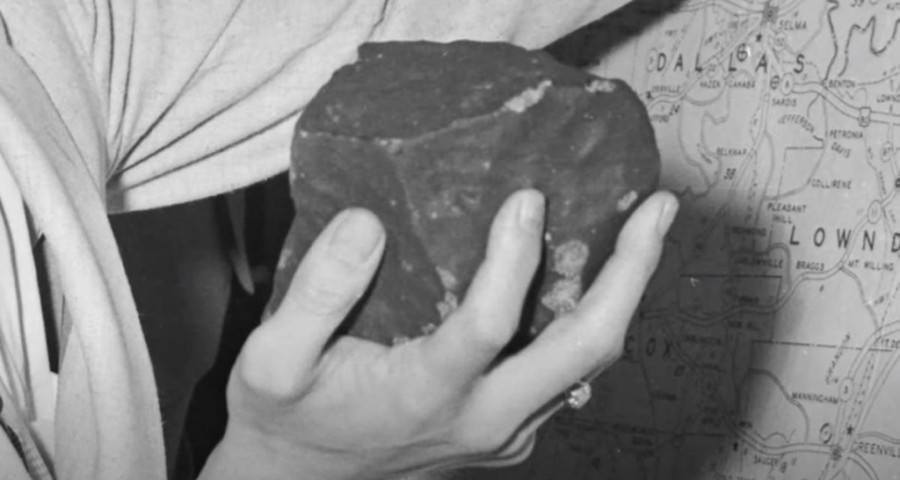 En Hodžis je zvanično prva žena koju je udario meteorit: Kamen je jedno vreme koristila kao podupirač za vrata