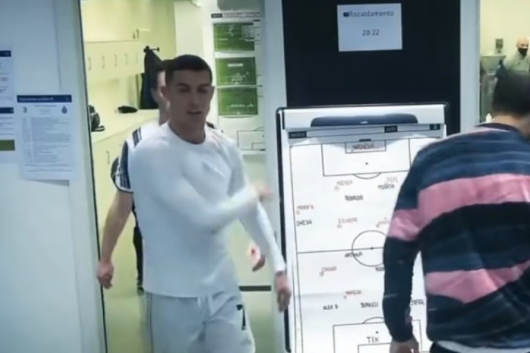 Kad Ronaldo kritikuje, sve se trese! Pojavio se snimak haosa koji je napravio u svlačionici (VIDEO)