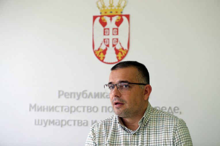 Ministar Nedimović otkrio zašto je bilo nestašice mleka