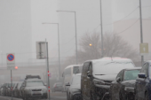 Oprezno vozite, magla je, a ima i snega na kolovozima
