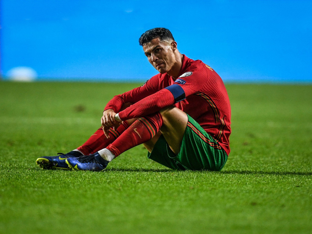 Poslednje Božje upozorenje: Zapaljena statua Ronalda u njegovom rodnom gradu (FOTO)