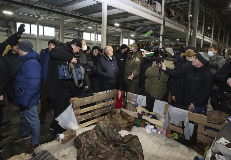 Lukašenko došao na granicu sa Poljskom, pa dao obećanje izbeglicama: "Nećemo se igrati vašim životima"