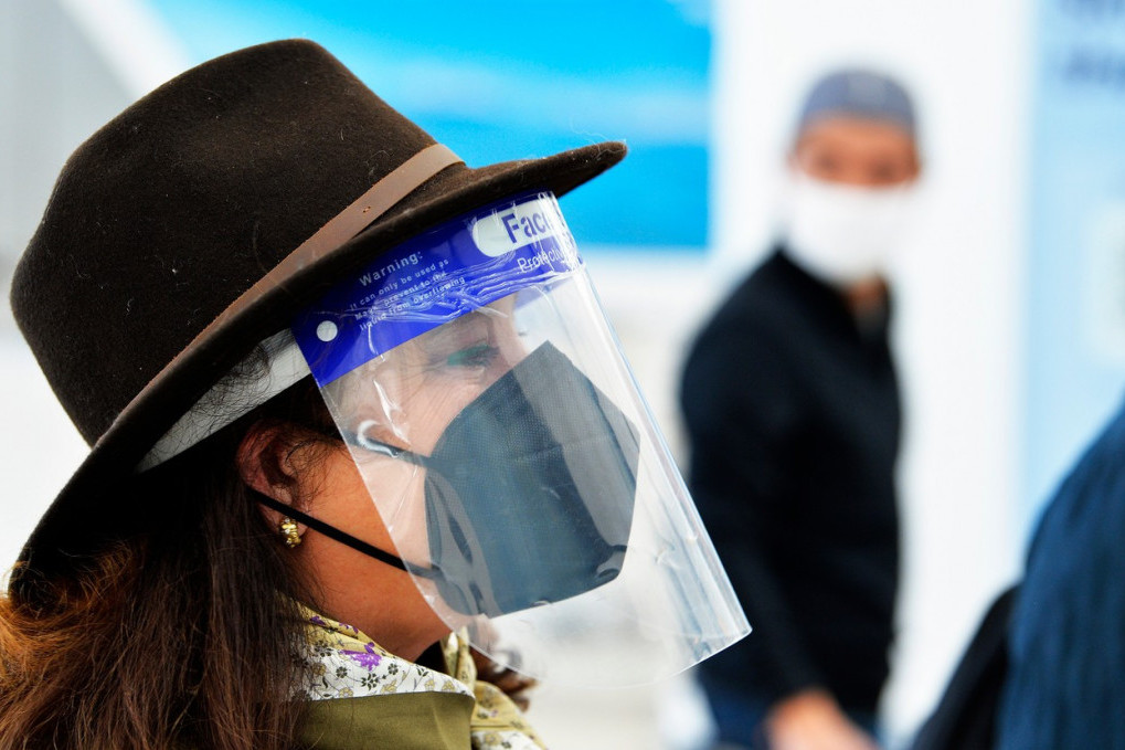 Srbija skida maske na leto?! Epidemiolozi veruju da bi stišavanje kovida moglo da počne već u martu