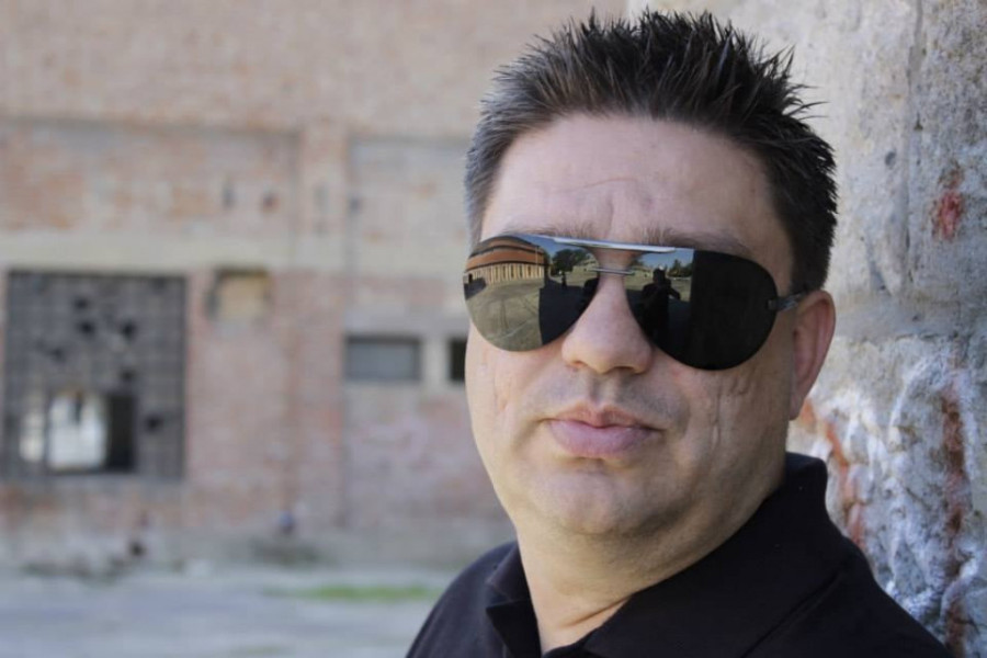 „Nebeski bend“ u znak sećanja na Mikicu Zdravkovića: Omiljeni „čaršijaner“ sa nezaboravnim osmehom (VIDEO)