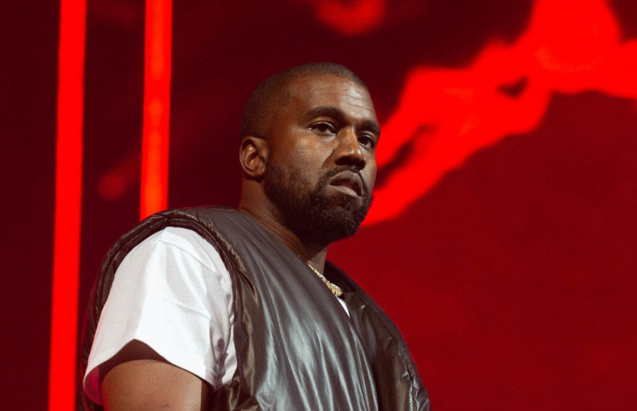 Kako je Kanje rasplakao Kim pred „Subotom uveče uživo"? Kofer je bio pun, doterao ga je do Njujorka i bacio joj pod noge!