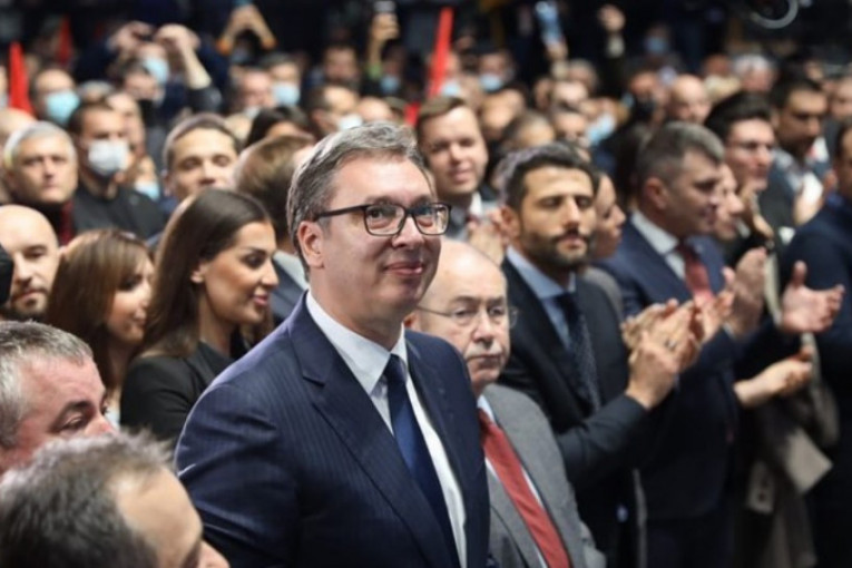 Vučićeva poruka stranačkim kolegama: Zajedno sa vama boriću se na izborima, tražim da ta pobeda bude najubedljivija do sada