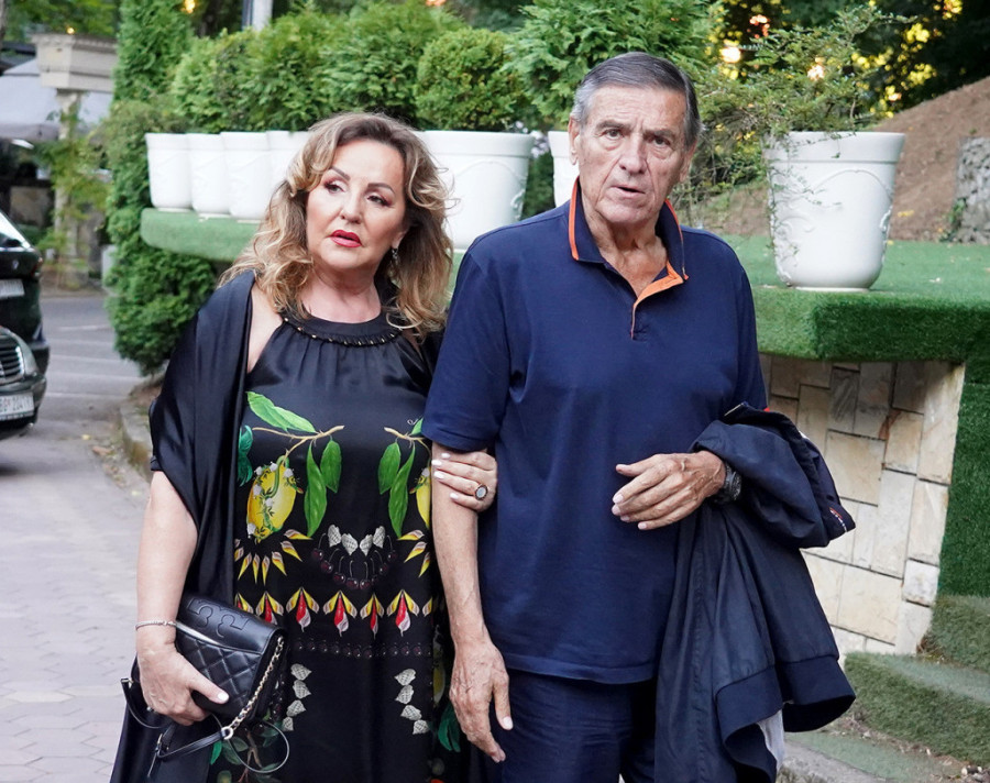 Kada je ozvaničio vezu sa Bekutom, Mrka je bio presrećan i ushićen: Ovo je moja devojka, samo nas slikajte!