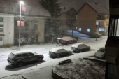 Nova Varoš pod belim pokrivačem: Sneg prekrio grad za svega nekoliko sati (FOTO)