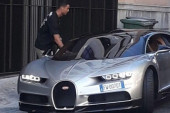 Ronaldo, parkiraj "zverke" u garažu i budi deo Junajteda: Rangnik zabranio igračima privatne automobile