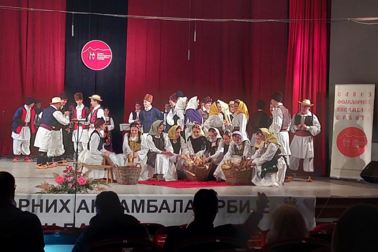 24SEDAM INĐIJA Srebro za folkloraše na smotri folklora u Novom Pazaru