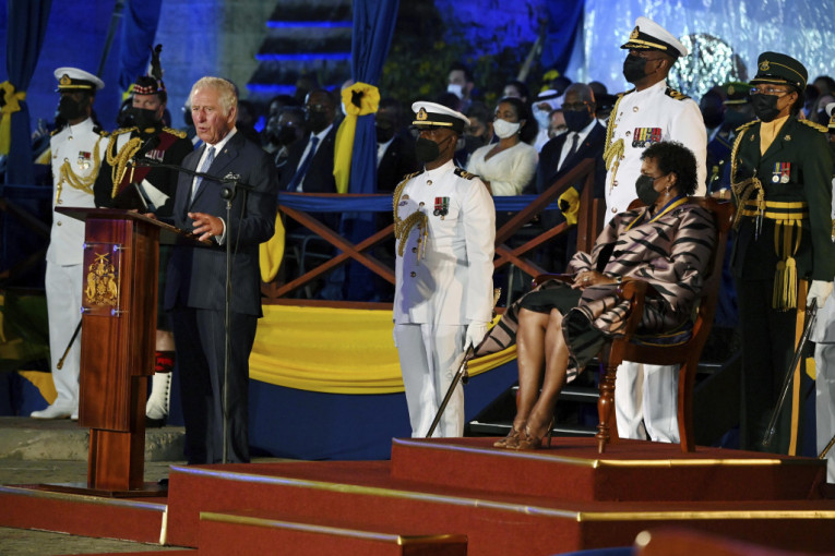 Barbados zvanično postao republika: Karipsko ostrvo dobilo prvu predsednicu, Rijana proglašena za nacionalnog heroja
