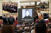 Održana komemoracija Milutinu Mrkonjiću: Dačić i Vučić se oprostili  - imao je neverovatnu energiju, bio je gospodin  (FOTO/VIDEO)