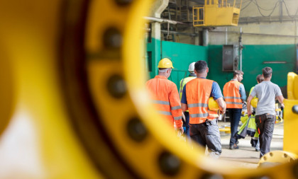 Radnik stradao u fabrici, upao u mašinu za mlevenje mesa