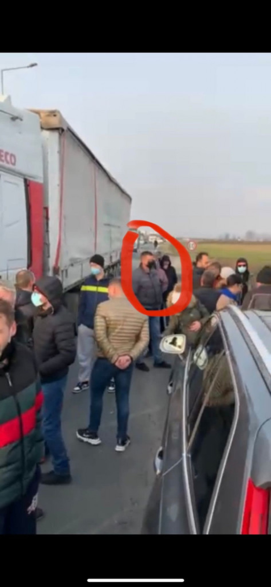 Zaposleni u Putevima Srbije blokirao državni put prvog reda M21 Šabac - Novi Sad