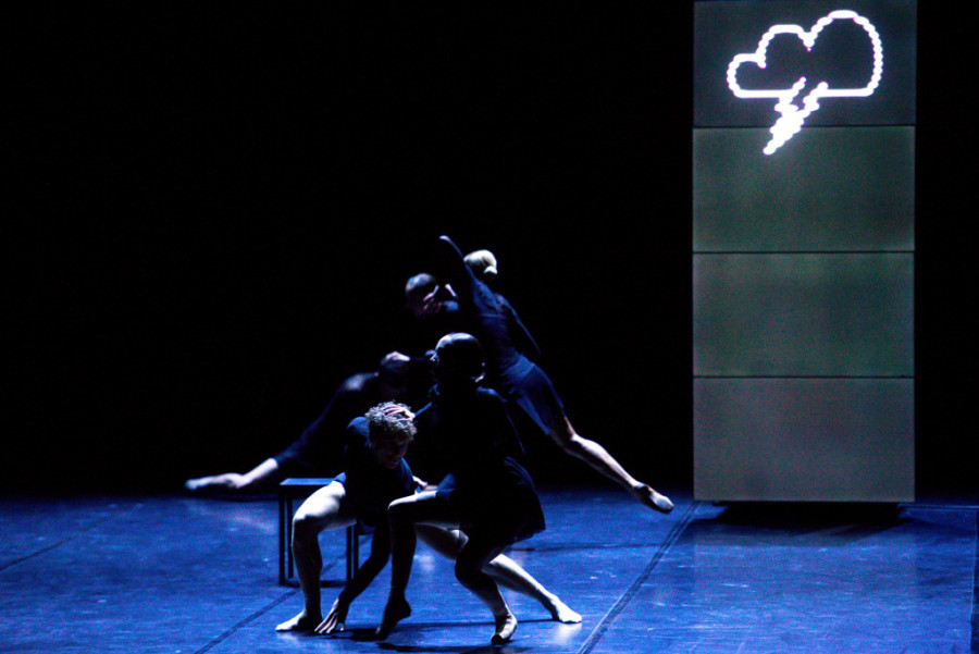 Tajanstvena simbolika spektakla koji je podigao Madlenianum na noge: Šta su „Šuplje kosti“?