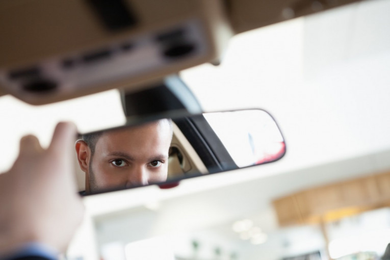 Najnoviji problemi vozača: Automobil će vas upozoravati ako imate male oči i ovaj sistem u vozilu
