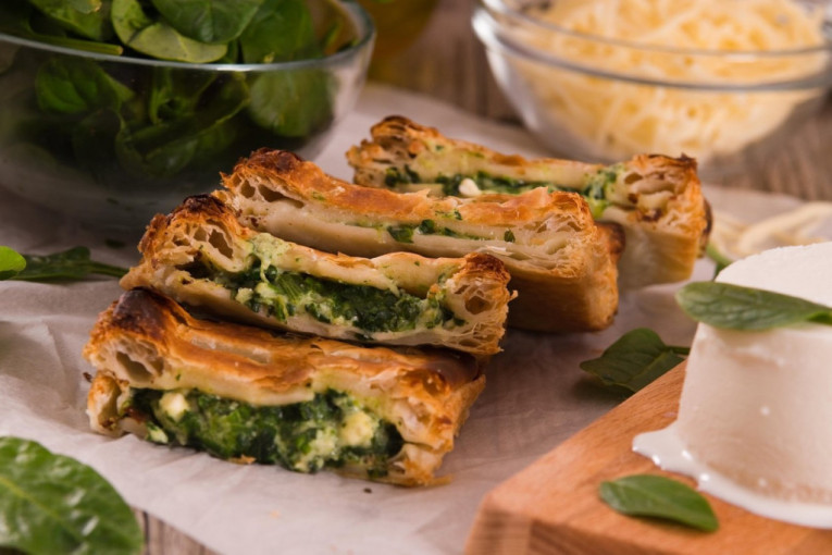 Tajni preliv koji koriste i iskusni pekari: Zbog njega pite postaju neverovatno mekane i vazdušaste