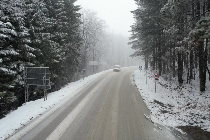 Hitno saopštenje "Puteva Srbije": Vlažan i snežan kolovoz, evo gde treba posebno da se obrati pažnja!