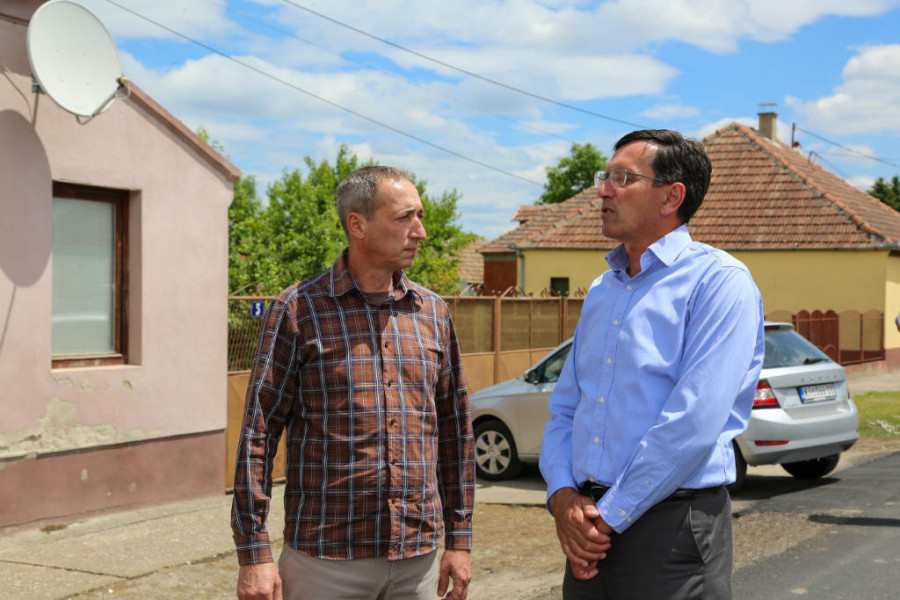 24SEDAM KIKINDA Asfaltiraju se putevi u Ruskom Selu i Banatskoj Topoli