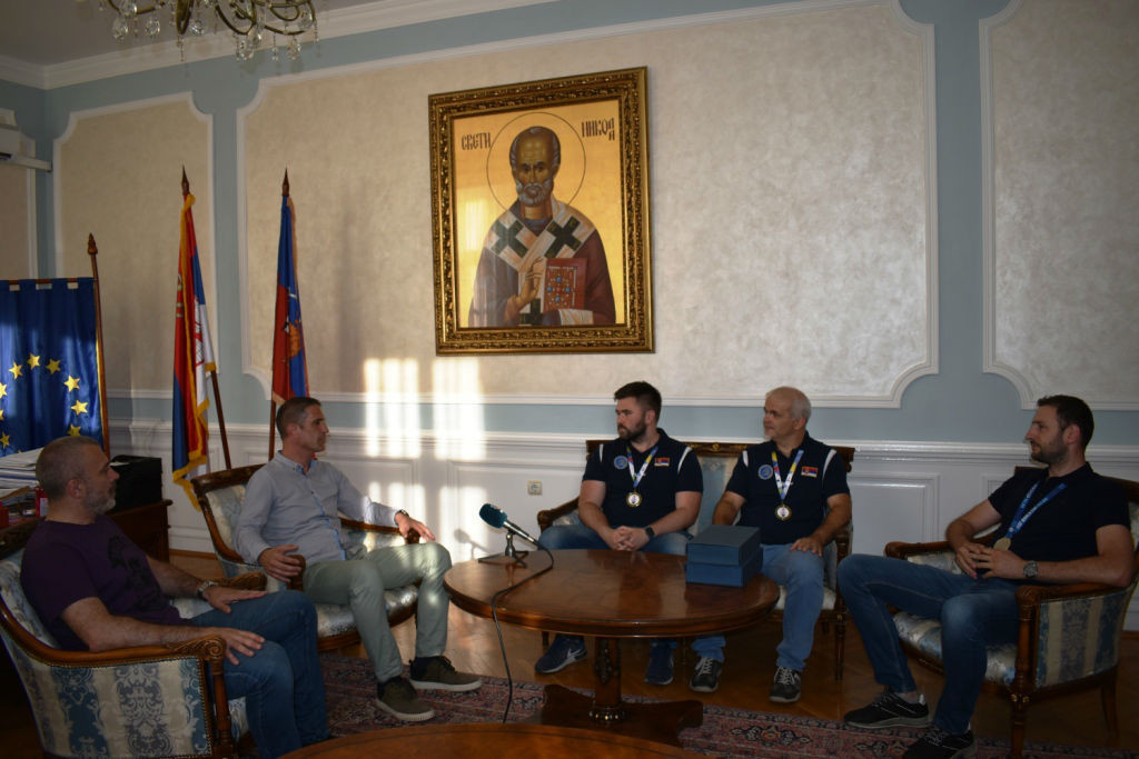 24SEDAM KIKINDA Gradonačelnik čestitao osvajačima svetskog srebra i evropske bronze