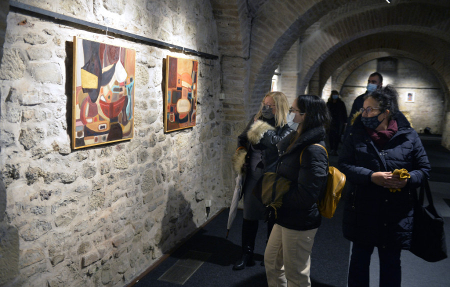 Izložba „Umetnici umetnicima“ kao poruka solidarnosti i empatije (FOTO)