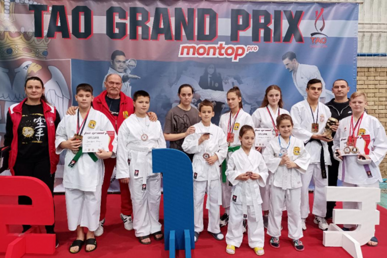 24SEDAM INĐIJA Veliki uspeh karate kluba „Sensei“ na turniru „Tao Grand Prix 2021“