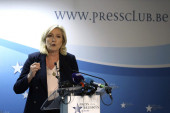 Oglasila se Marin Le Pen povodom haosa u Francuskoj: "Narod ima poslednju reč"