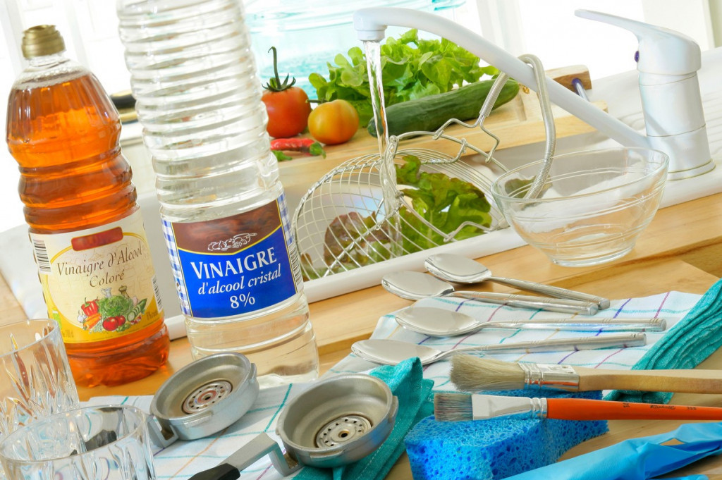 Sirće nije univerzalno rešenje: Ove površine u domu nikako ne treba čistiti sa njim