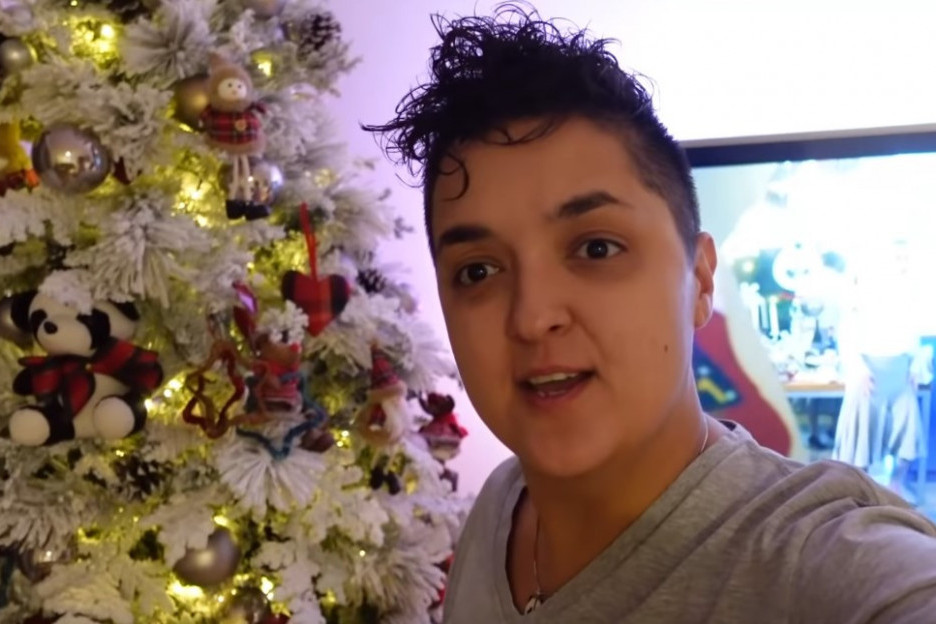 Šerifovićeva daje svoju novogodišnju jelku na poklon - pod jednim uslovom: Pevačica osmislila hit igru za fanove!